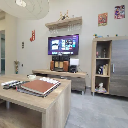 Apartment “zeus”, Stylish Luxury Business In The Heart Of Athens.