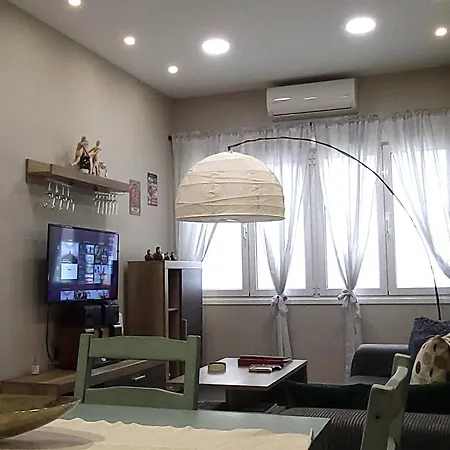 Apartment “zeus”, Stylish Luxury Business In The Heart Of Athens.